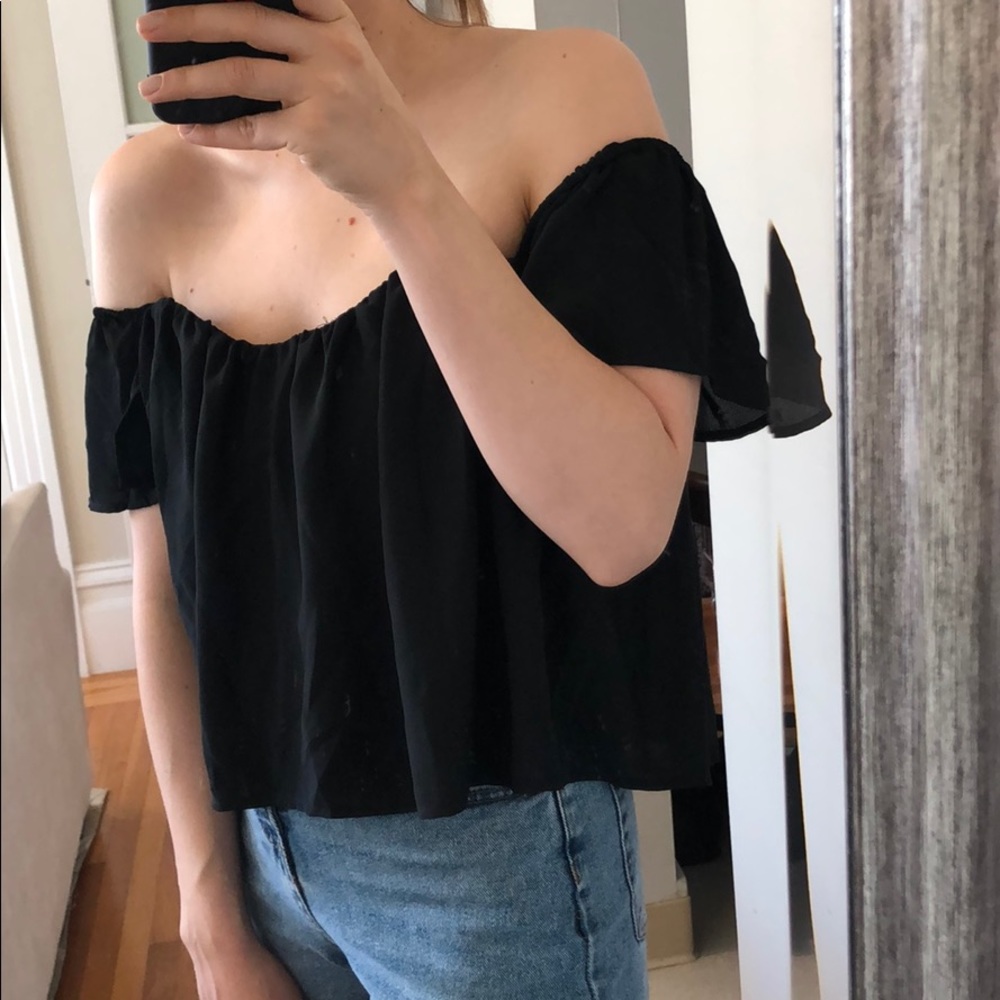 Olivaceous Flowy Crop Top With Flutter Sleeves - image 3